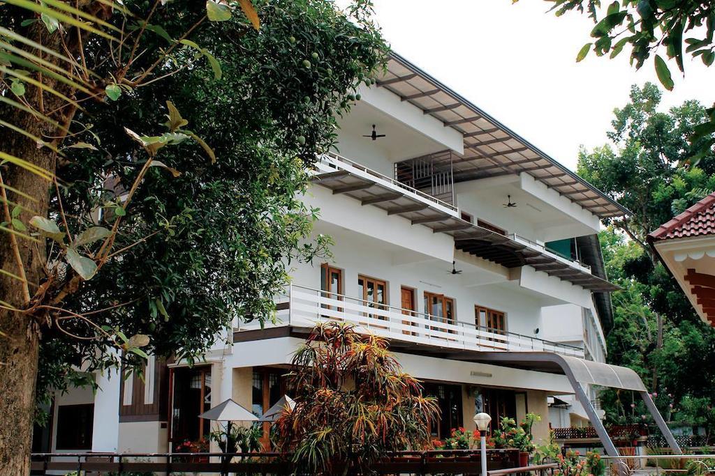 The Health Village Alwaye Extérieur photo