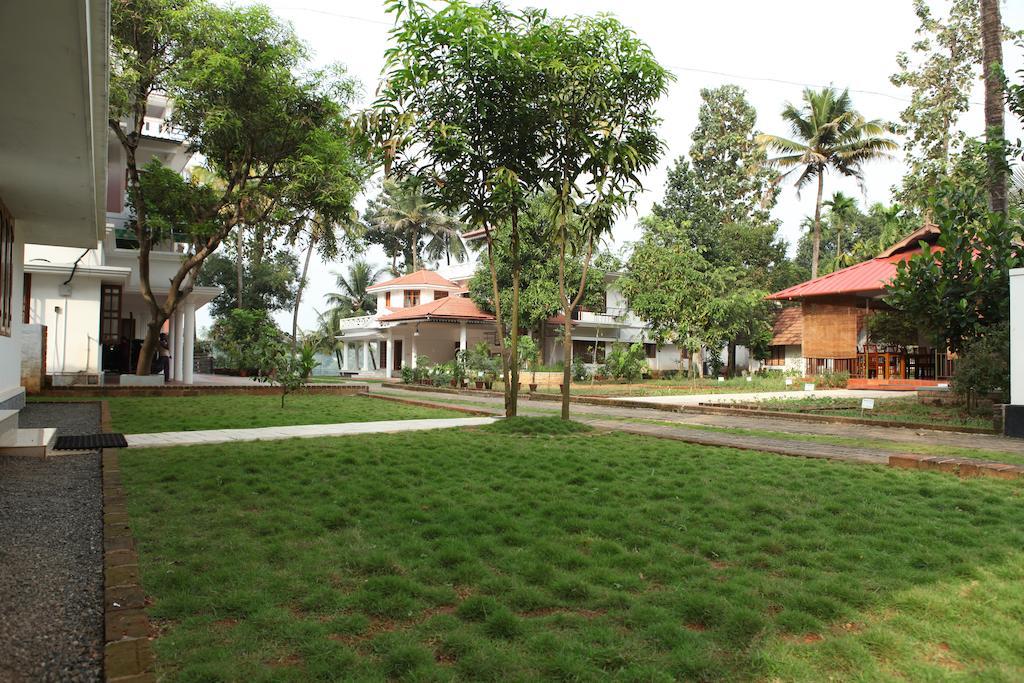 The Health Village Alwaye Extérieur photo