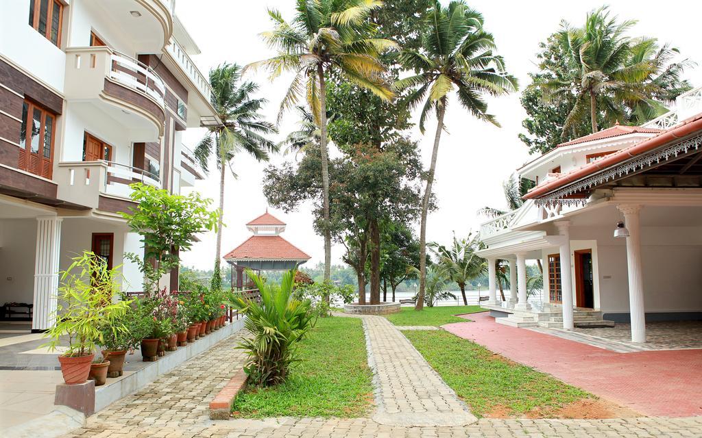 The Health Village Alwaye Extérieur photo